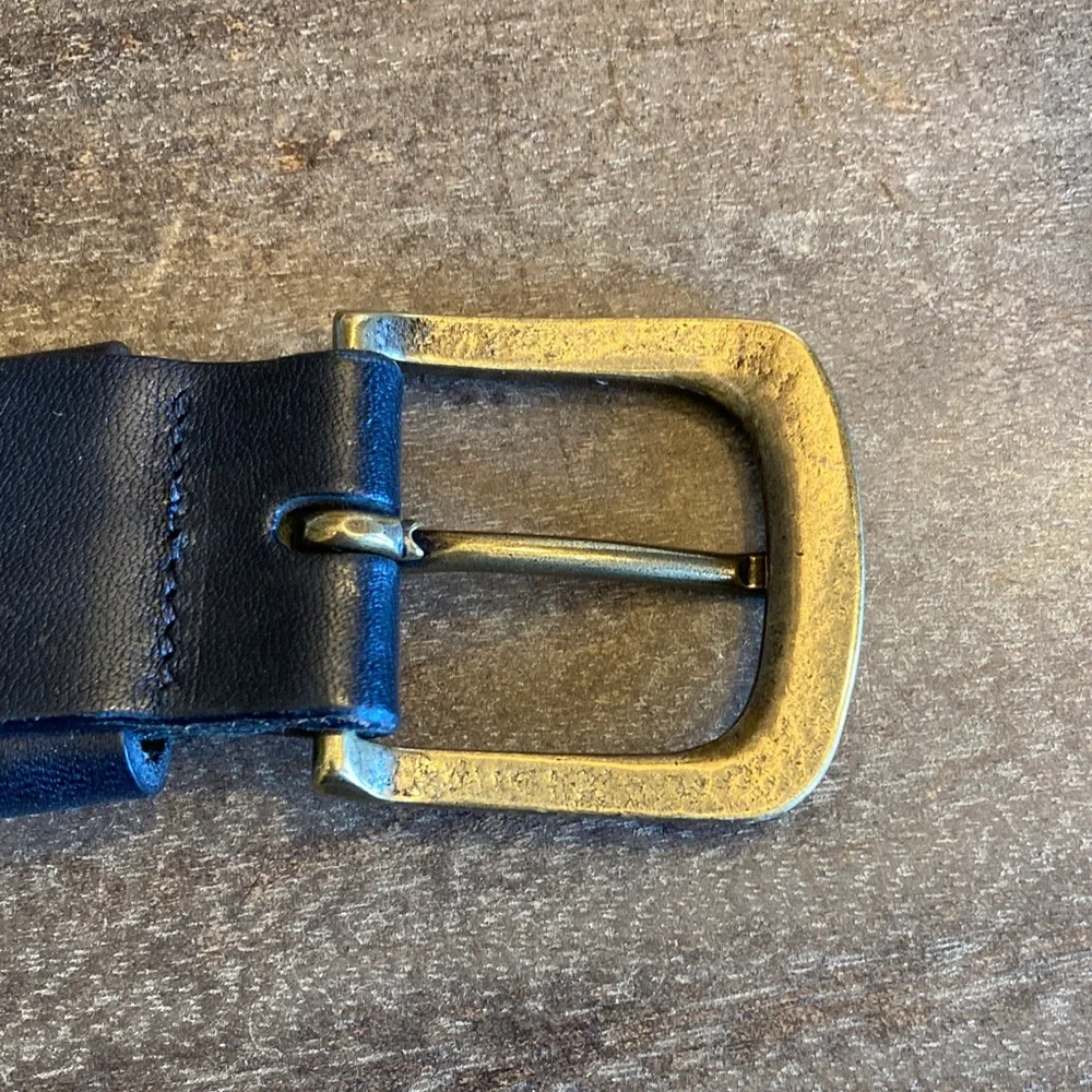 Duluth Trading Men's‎ Black Leather Belt Brushed Gold Buckle Size 48 Classic
